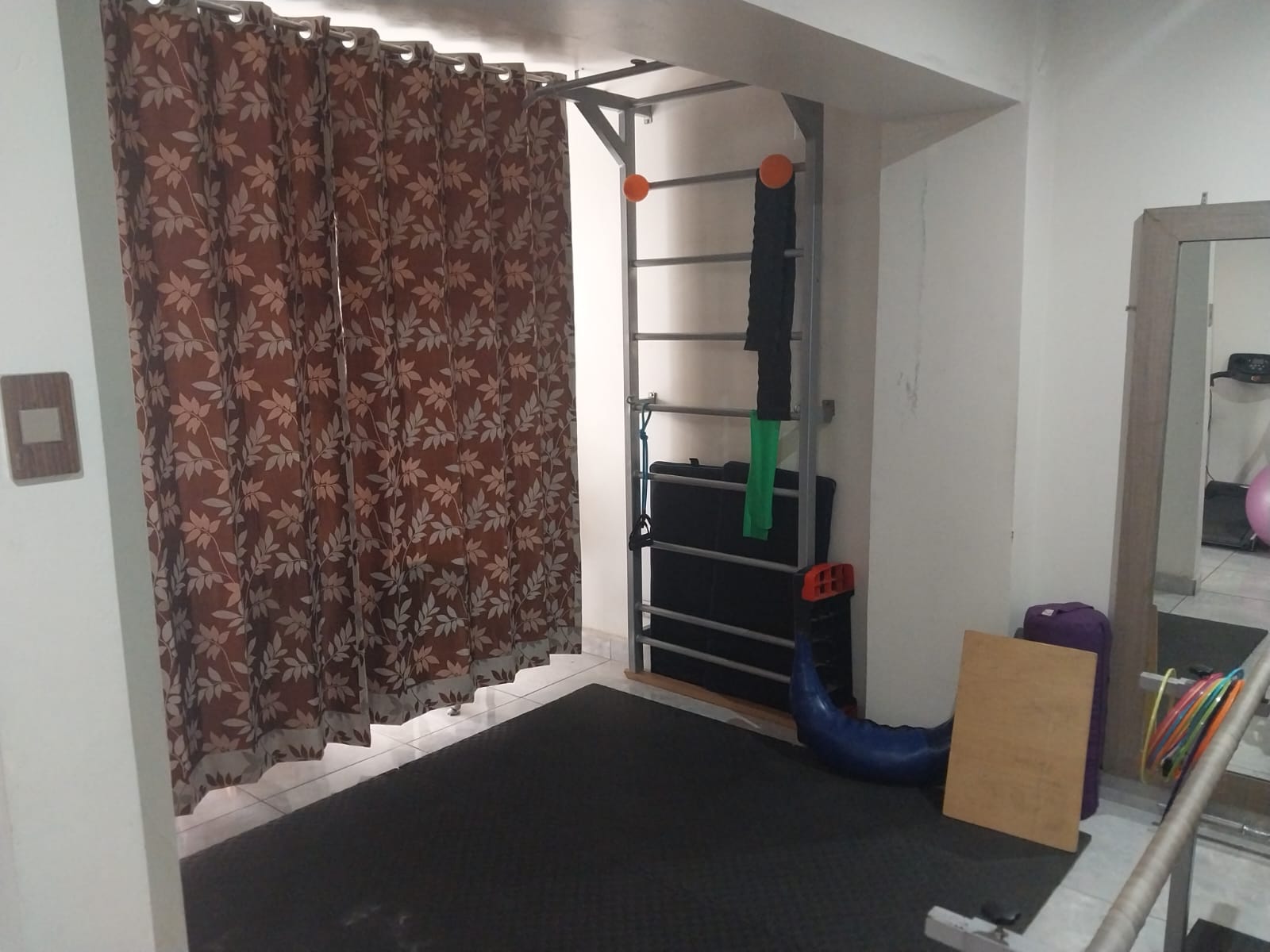 Barra de pared - ejercicio